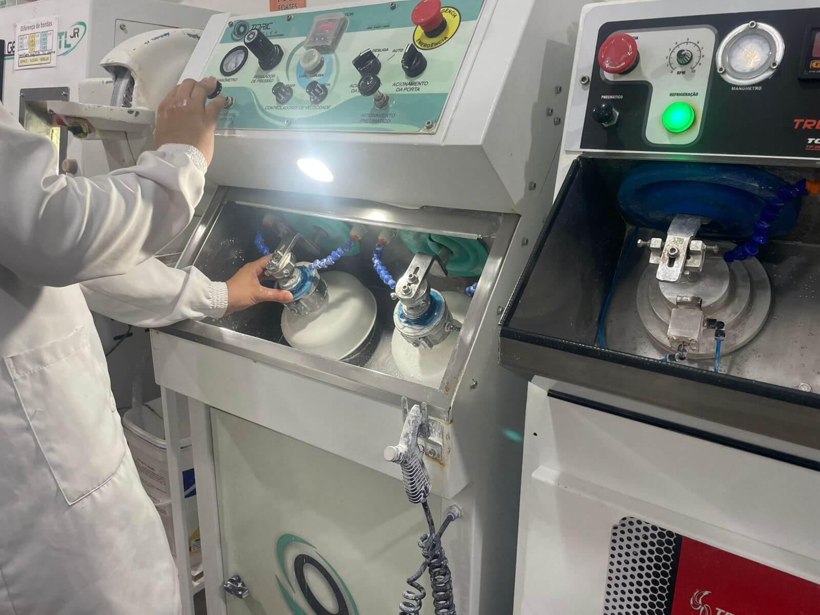 Laboratório Óticas Sthefany - Equipamento de precisão